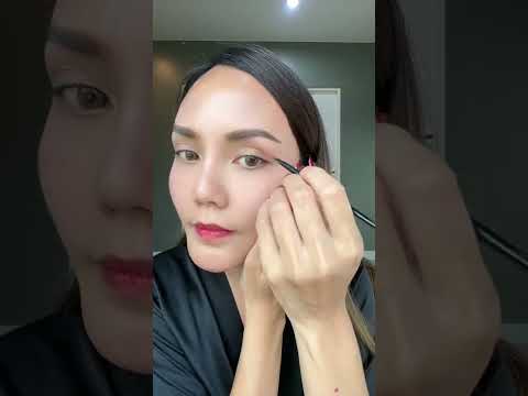 เขียนอายๆลน์เนอร์ด้วยสีฝุ่น #beauty #แต่งหน้า #แต่งหน้าเอง #makup #makeupvideo