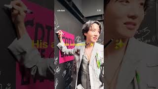 J-hope signing a wall at CDTV, a Japanese music program😍✨️🖋 his happy face☺️🥰✨️.. #bts #jhopebts