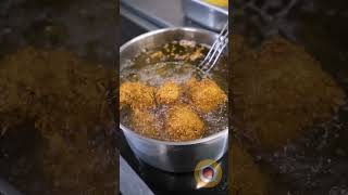 He Tried to Crack the Secret Recipe of a Famous Fried Chicken Spot! 🍗🤫