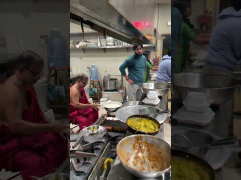 Seva at Shiva temple| Volunteering is only the way for happiness|#shiva #mahadev#viralvideo#shorts