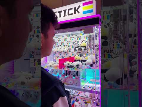 Claw lover’s dream! arcade packed with claw games #arcade #clawmachine #plushie #arcadelife