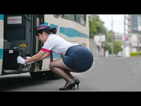 後ろ姿美人 | バスガイド・添乗員のヒップラインが映える黒ストッキング/ミニスカート 【뒷모습 미인】【Back shilouette】【AI Look book】
