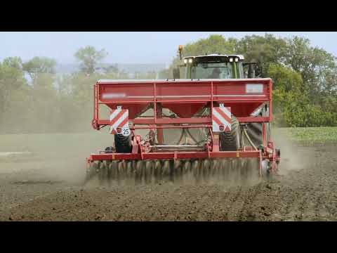 Discover how our tractors can revolutionize your farming experience//global ai studio//