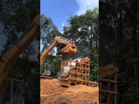 Natural Gold Mining🪙😮  #golddiscovery #treasure#goldhunting #gold #goldrush #goldnugget #goldmining