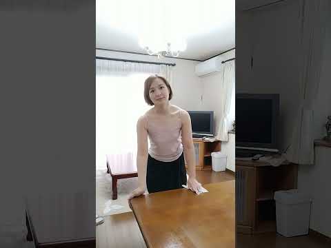 【人妻】夕食後のテーブル拭き