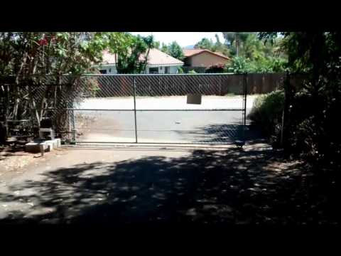 Homemade DIY driveway gate motor chain link fence
