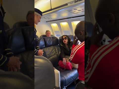 Rude Karen refuses to let a man sit next to her on her flight, and gets kicked off 🤯