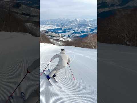 GALA湯沢スノーリゾートの山頂コース「グルノーブル」このコースは急斜面で雪質が良く、スキーの走りを最大限感じられる！森田昂也#shorts