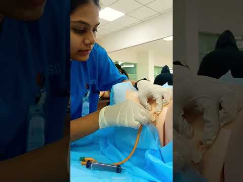 #female_Catherization.