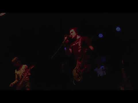 Live Like A King | Live at Vultures