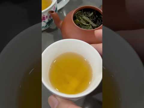 《奇蜜烏龍》的最終呈現，馥優精品茶精焙茶作品 米香 蜜甜韻 舒服耐泡