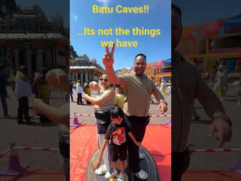 Happiness is Family!! Batu Caves!! #batucaves #malaysiatravelguide #travelreelsindia #travelmalaysia