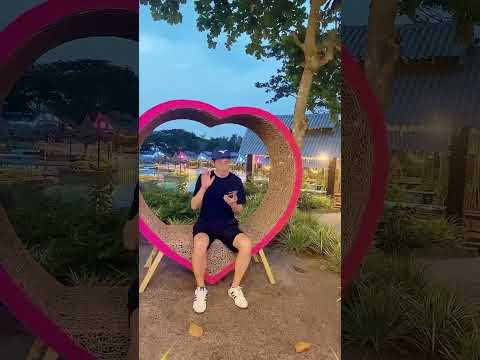 La La Lake cafe pattaya.. 🥰🐒