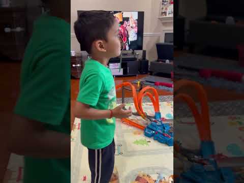 Cool Tricks - balancing spoon on nose with a spin