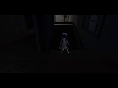 First horror game on the channel!!! (lights off)