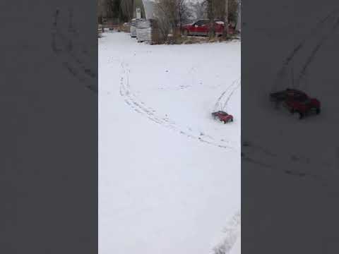 Traxxas slash 4x4 in snow