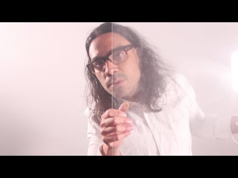 Opus Orange – Breaking Mirrors (Official Video)