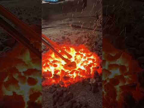 Forging KNIVES alone in the Cold Winter Mountains of Japan