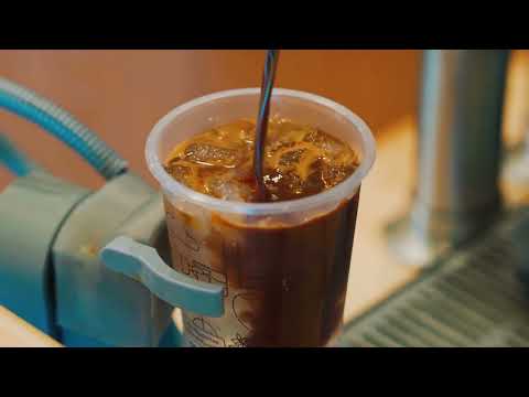 Nothing says summer like an iced Americano in your hand on a sunny day.

#ArtlyCoffee #Baristabot