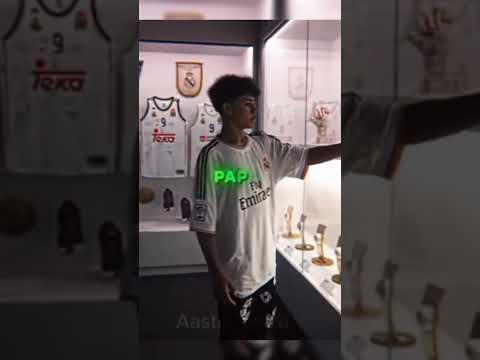 Ronaldo Jr. shocked by Papa's trophies🥶