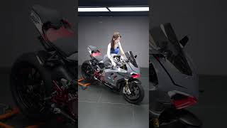 Is this the ULTIMATE Dream Bike? 🤔Ducati Panigale V4s