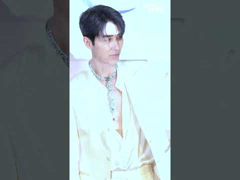 차승원, 본투비 모델은 아우라가 다르다 😎 ｜ Cha Seung Won [MTN 직캠]