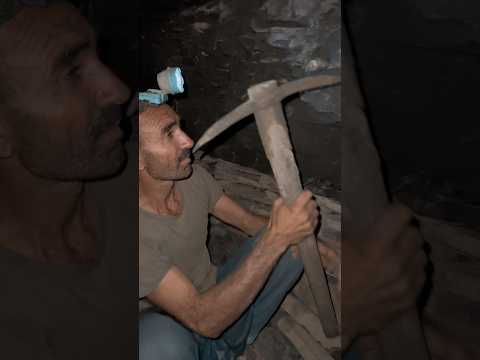 Gold mining ⛏️ #treasuresearch #diamondmining #goldmining