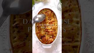 DAUPHINOISE POTATOES WITH CHEESE 🥔🧀 #potato #potatorecipe #dauphinoisepotato #bakedpotatoes