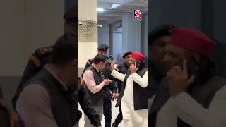 Akhilesh Yadav Makes A Style Statement As Youth Icon In Public Appearance | N18S