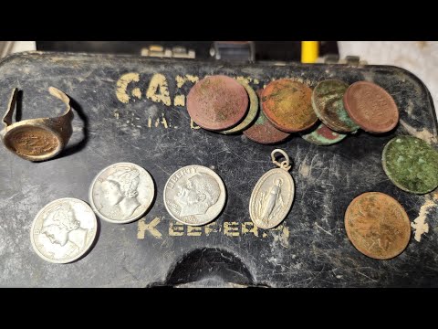 Metal detecting southern Ohio...LOTS of silver! Deus 2 on fire!