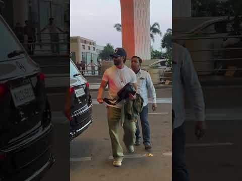 Shahid Kapoor Seen at Airport | Latest Sighting