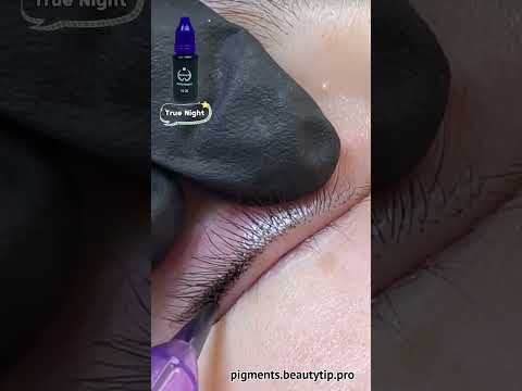 Crisp Liner with Biotouch's True Night Pigment