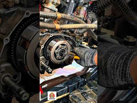 Bike Engine Servicing | Engine problem| #automobile #engine #troubleshooting #minimechanic #shorts
