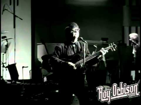 Roy Orbison - "The Comedians" from Black and White Night