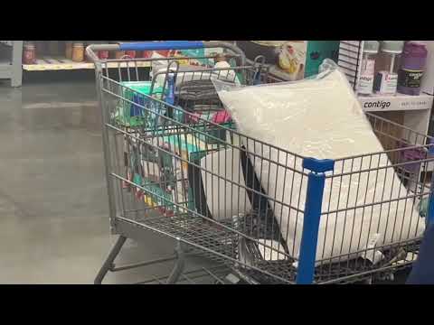 Move into my dorm with me (Vlog + Walmart Run)