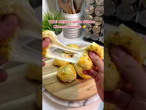 garlic butter cheese bomb by Kroger #shorts #cheesebomb #cheesepull #garlic #garlicbread #easyrecipe