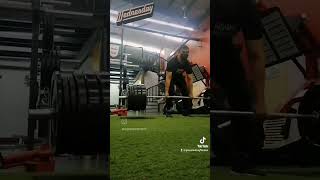 2017 throwbacks pulling 160's on deadlift. #motivation #boxing #training #deadlift #bodybuilding