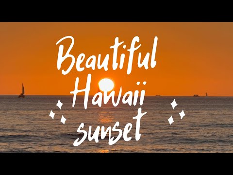 Stunning Oʻahu Beach Sunset: Hawaii’s Golden Hour Magic.