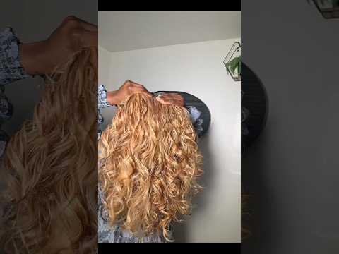 Wavy curl french braids #frenchcurlbraids #blondebraids #colourmixing #curly #braidsinspo #boxbraids