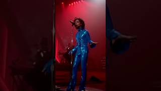 Have you seen this iconic Prince performance of "Kiss" live at ​⁠@PaisleyPark  in 1999? 💜