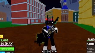 PvPing with dark dagger in Blox￼ fruits