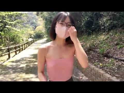 【ノーブラ】薄着で坂道を走ったら揺れちゃいました   くりはま花の国東京湾展望地付近【うみ散歩】