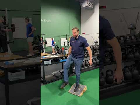 Single Leg Squat on Slant Board