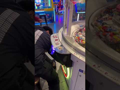 Walked up… and boom, lollies waiting! 🍬🍭#timezone #arcade #clawmachine #arcadelife #lollies