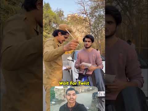 Wait For Twist 🤣Funny Video 📷#trending #funny  #viral #comedy #youtubeshorts  #shorts