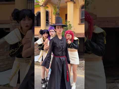 Who is the real one#kpop#kpopdemonhunters#rumi#huntrix