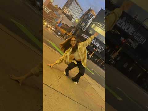 minneapolis girls wya😝 #minneapolis #firstavenue #dance #teenager #citygirl #sophierosevibe #shorts