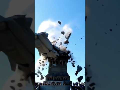 #breakingnews  #christtheredeemer  #viralvideo  #CaughtOnCamera #mustwatch #shocking  #RioDeJaneir