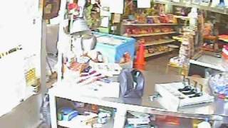 NR09366BB  Armed 211 susps terrorize clerk