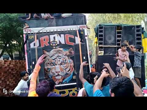 ye meerut h bhai 😂 2 bass ka auto bhi 10 bass ki tata se Ada deta h 💥💥💥💥💥